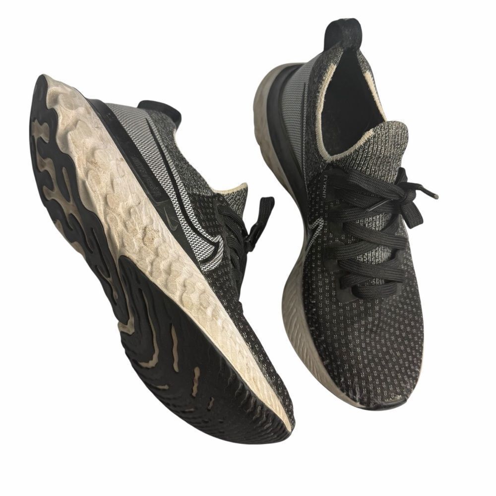 Nike Women's React Infinity Run Flyknit sneakers size 8